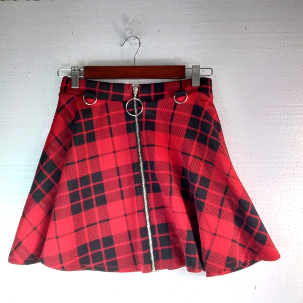 Hot Topic M Red Plaid Mini Zipper Skater Skirt in Red n Black